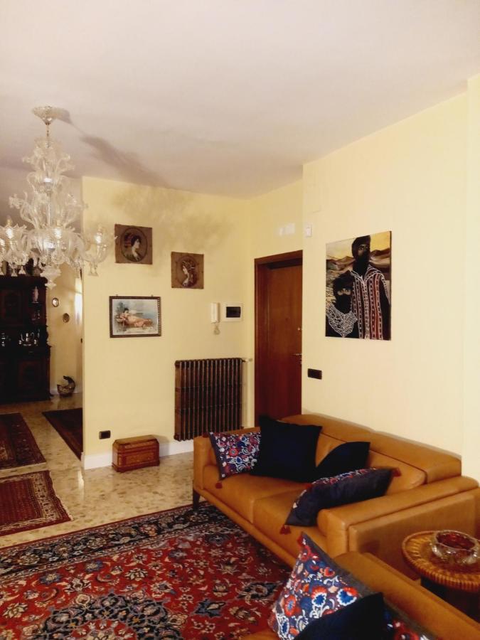 Confortevole Bari Exterior foto